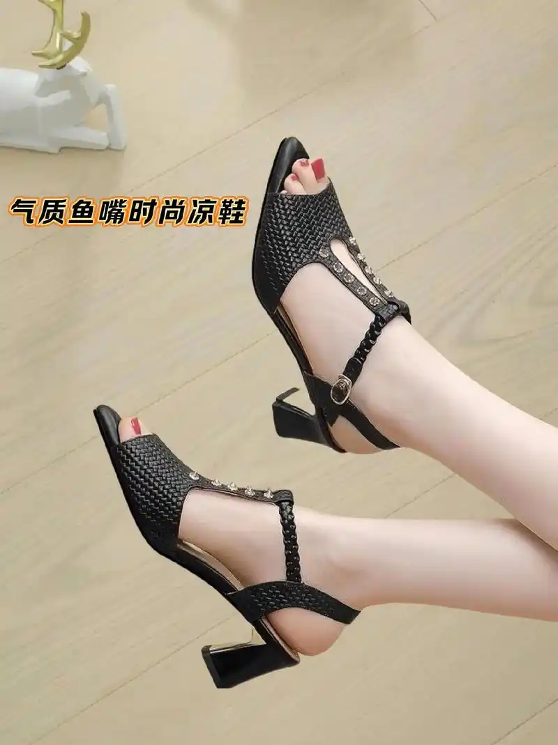 气质鱼嘴时尚高跟鞋