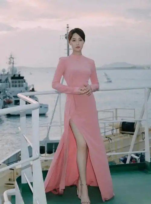 蓝盈莹,169cm,尽管没有女主角的命运,却始终不缺资源