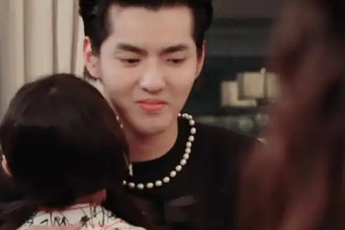 吴亦凡跟大家告别,却只对赵今麦说了不同的话,特殊的存在