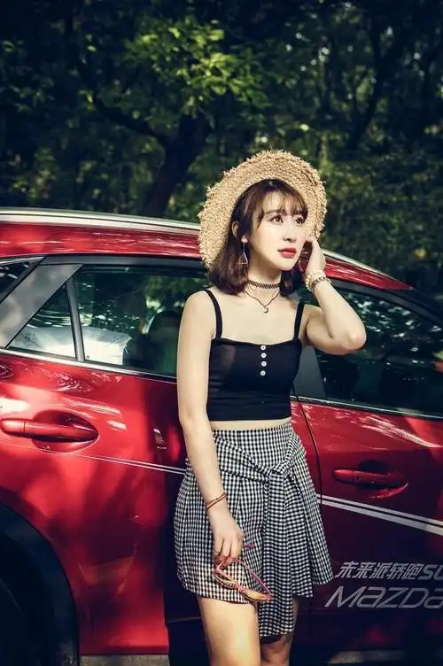 著名汽车频道主持人吴楠试驾