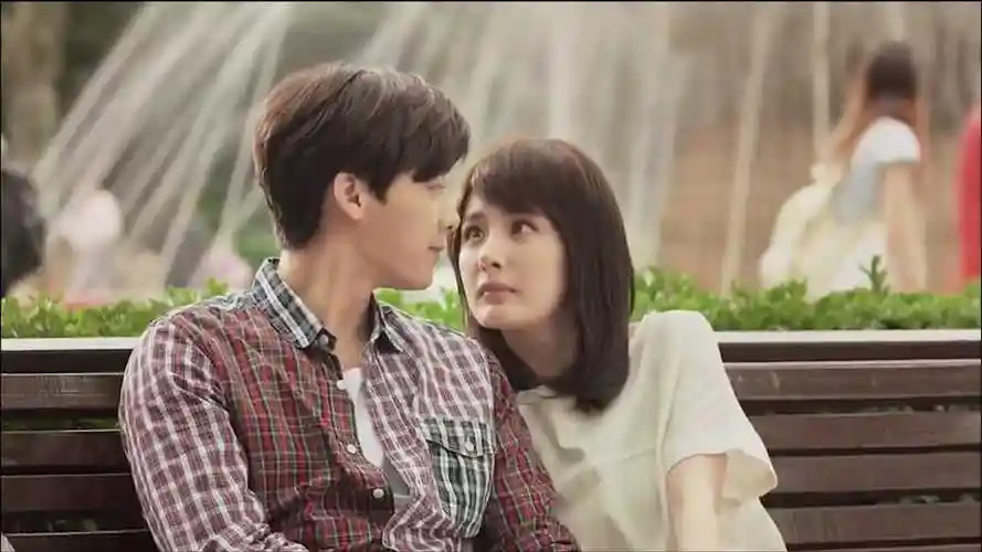 李易峰杨幂怦然心动大明星和经纪人深夜探讨剧本被偷拍