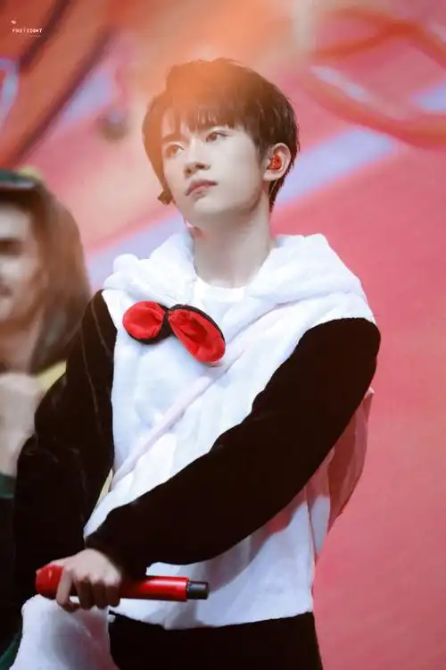 易烊千玺电影小小的我##四字 易烊千玺 yyqx 四字弟弟