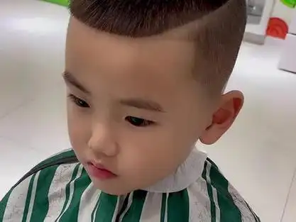 儿童发型雕刻 #儿童美发 我想知道有多少是在家给孩子剪发的,你们