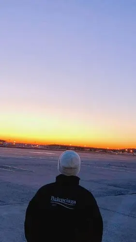 [杨洋][分享]171127 一组杨洋背影等你感受 戏里戏外展现本真风采