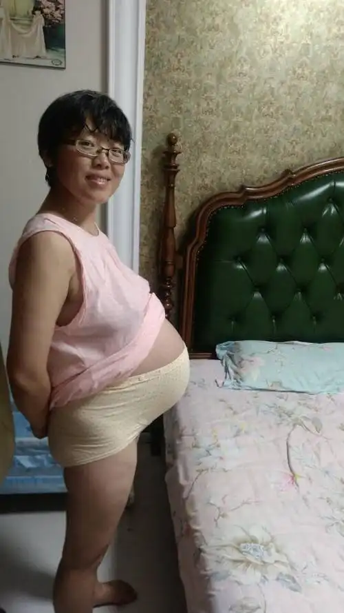 二文,看看你把妈妈的肚子撑得多大了