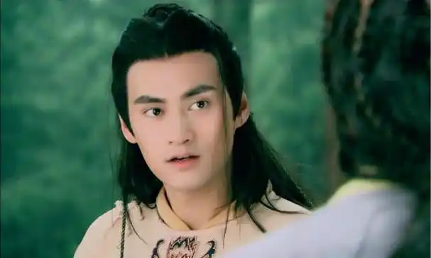 2016年,袁弘和张歆艺牵手步入婚姻的殿堂,顿时引起了轩然大波,有人