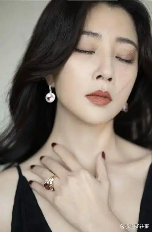 殷桃这女人味十足!#热点引擎计划