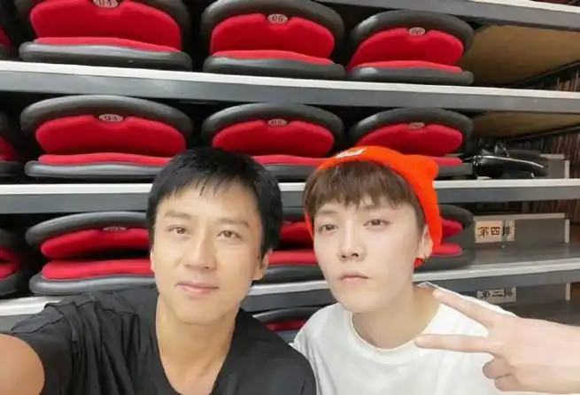 邓超发博祝鹿晗生日快乐##邓超自称鹿晗爸爸#父子组上大分!