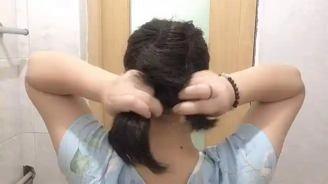 四十岁女人扎个洋气高马尾,简约又不简单的高马尾扎法,告别日常-时尚