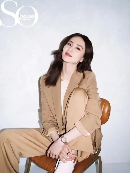 刘诗诗秋冬西装干练优雅写真图片