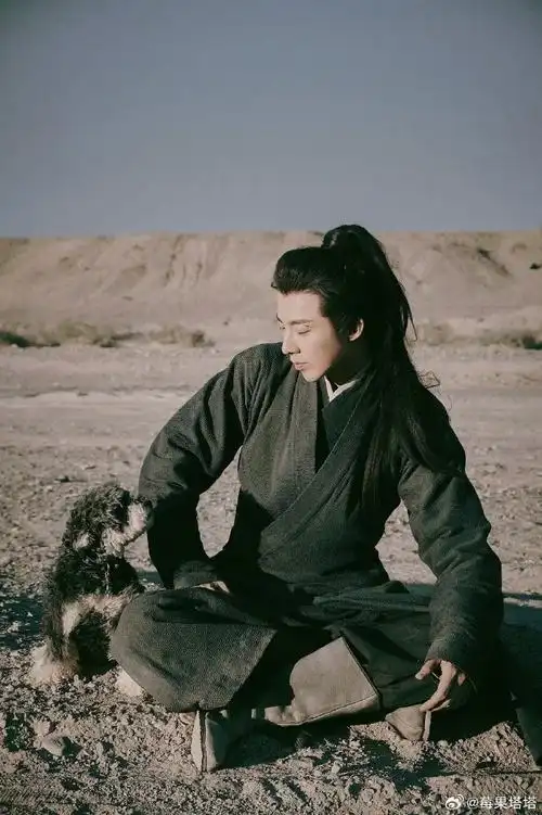 宁远舟丨刘宇宁一念关山嘿～经纪人@摩登兄弟刘宇宁你手机别存丑图啦!