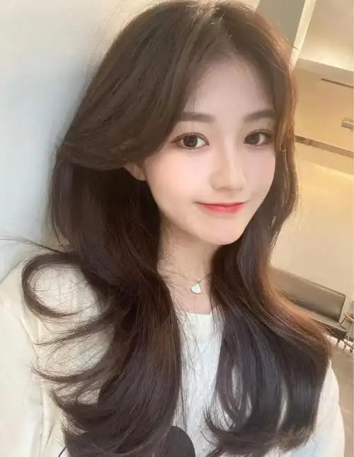 锁骨直发八字刘海不烫的八字刘海锁骨发