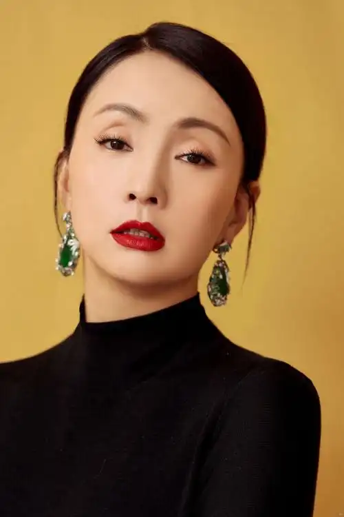 近日,演员陶虹拍摄了一组写真.