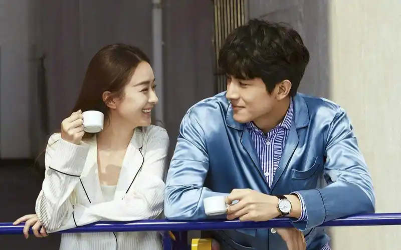 赵丽颖林更新时尚婚纱写真唯美甜蜜的情侣cp