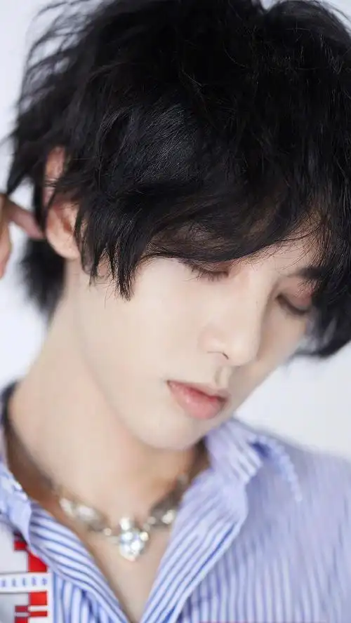 华晨宇绝美近颜