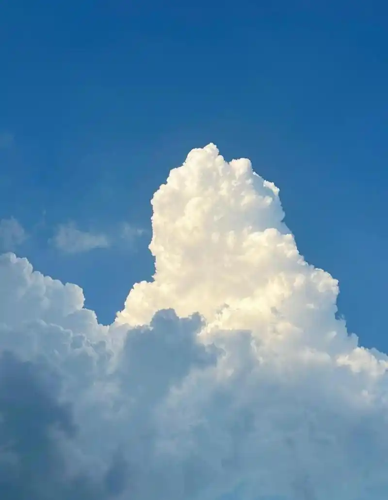 你拍的最美的云是什么样的 大家觉得天空中的云朵像什么?