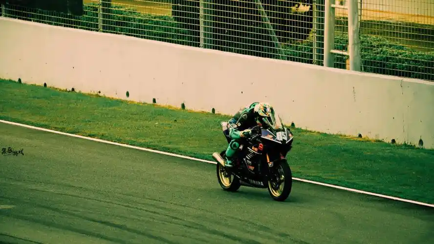 王一博与大摩托 - 堆糖,美图壁纸兴趣社区