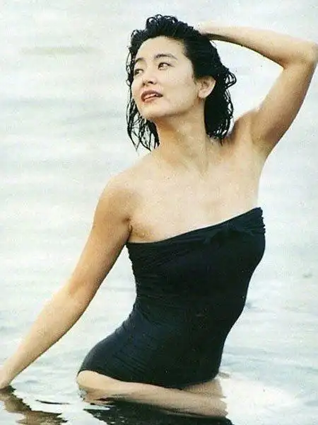 林青霞昔日泳装照曝光 被封永远的梦中情人 (14)