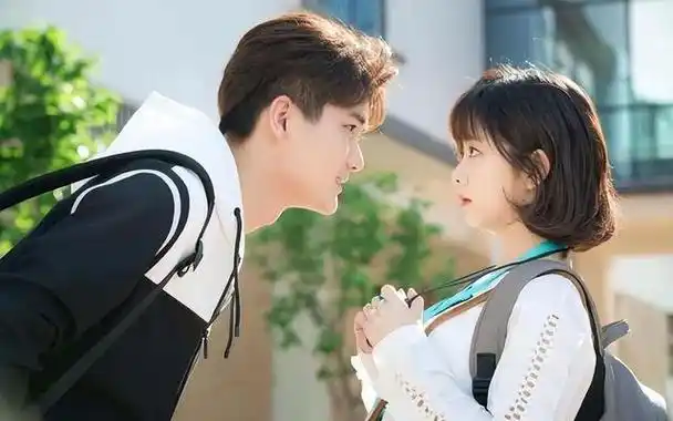 当年以为谭松韵会和他在一起