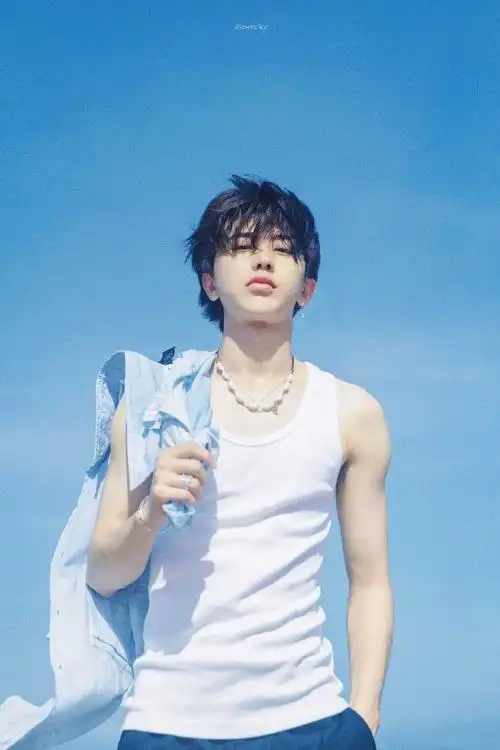 滴滴 来分享一波我收藏的朋友圈聊天背景图吧#蔡徐坤