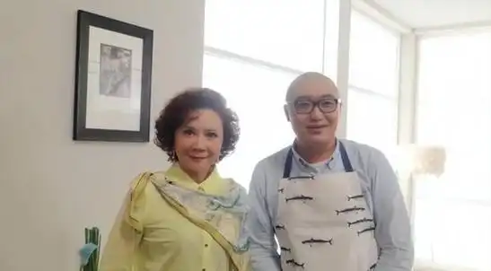 他竟然是蔡明儿子年近四十仍未婚是蔡明的骄傲更是最大心病