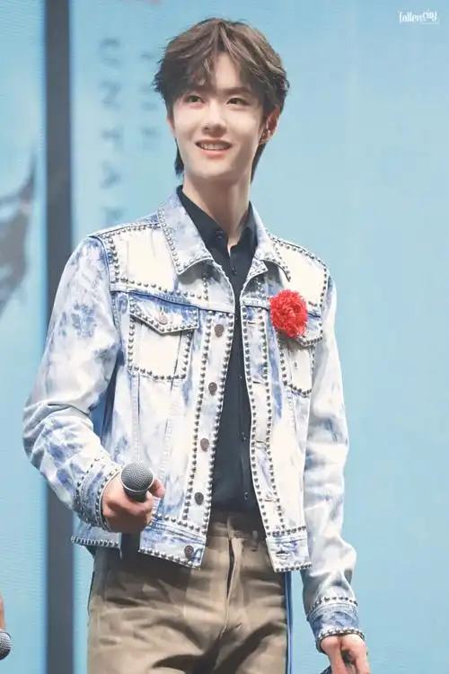 191101陈情令南京演唱会uniq王一博crlogo