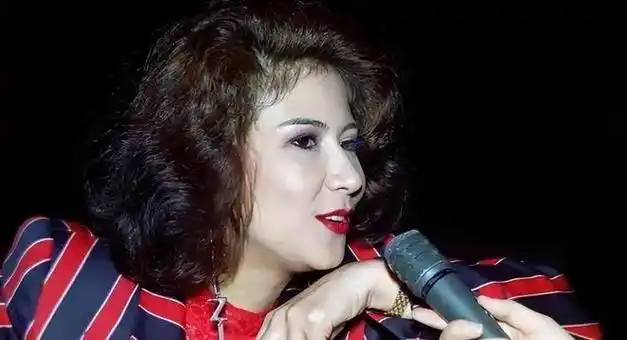 混血甑妮,台湾早期女歌星,人美歌甜,典型的女汉子风格,忠于爱 - 抖音