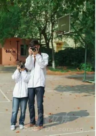 最萌身高差"情侣,他们的身高相差44厘米!