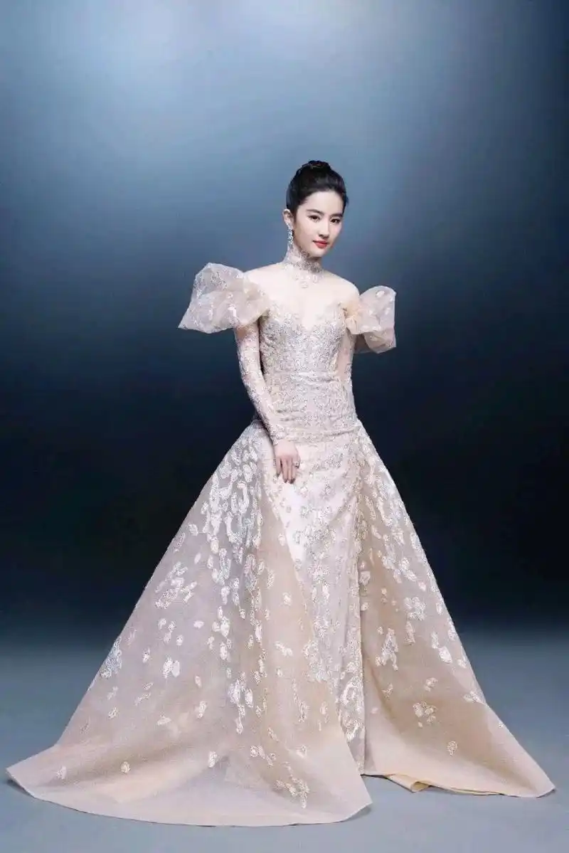 刘亦菲电影之夜金色礼服造型赏析,是我的缪斯女神