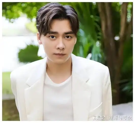 "退网"不到1年,再看李易峰现在的"窘境",他很可恨也很可悲