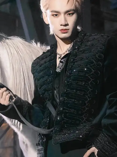 姚琛最新发色一览