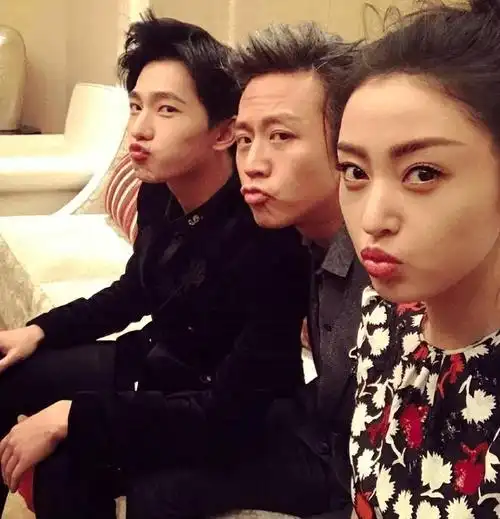 杨洋王楚然恋情实锤后他与李沁乔欣等人的感情往事被扒了出来