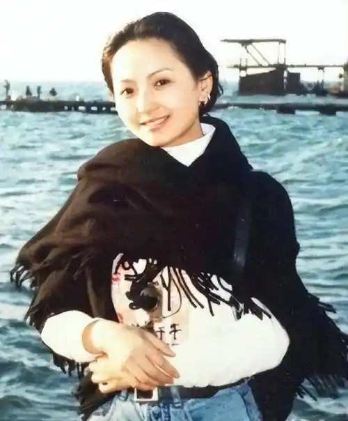 刘丹:28岁离世,父亲殉职,母亲抑郁,"萧剑"坚持给她扫墓22年