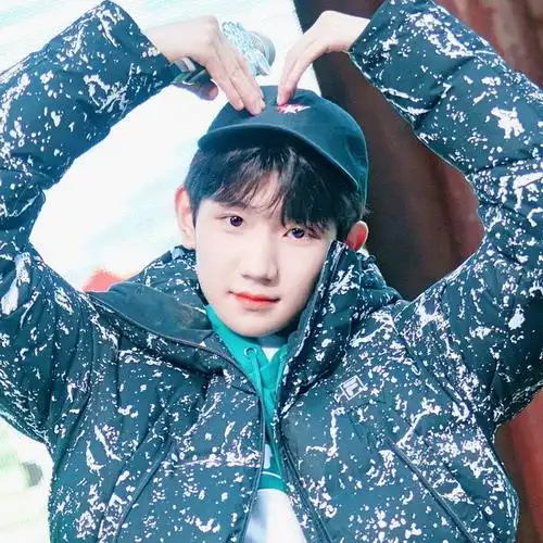 重要王源专组头像征集