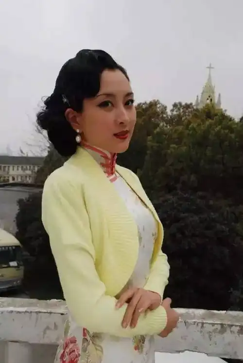 中国的女特工们旗袍造型都美出了新高度