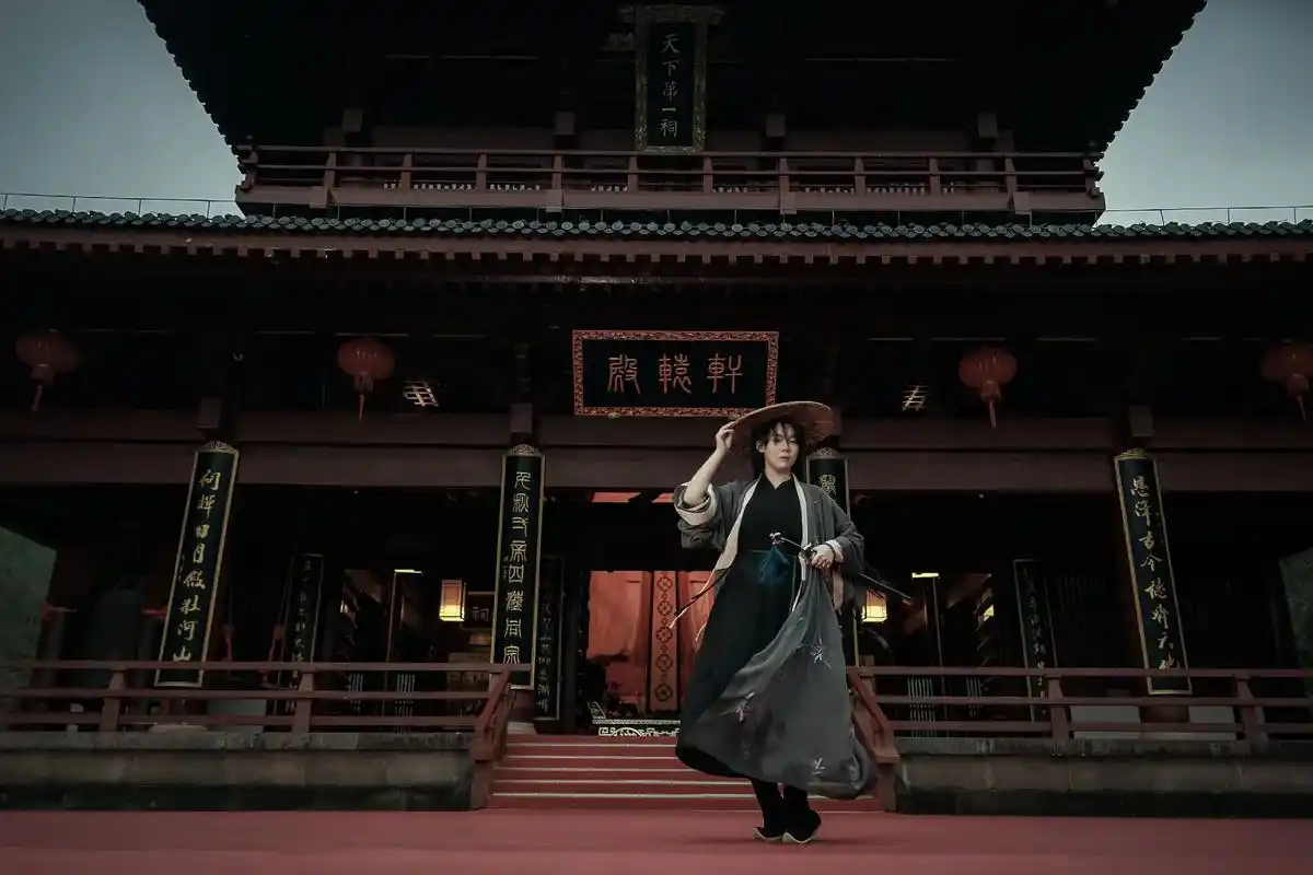 国风古韵 #古风摄影 #唯美古风 #汉服人像 - 抖音