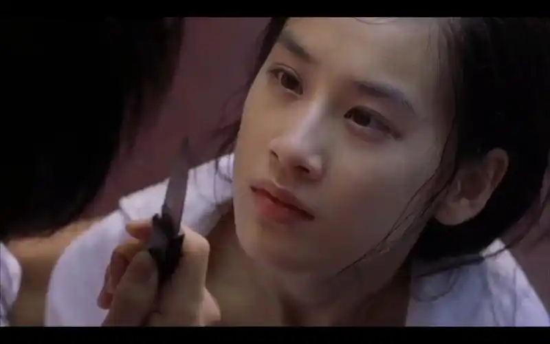 功夫,哑女黄圣依初登场,流泪场景漂亮的不可方物