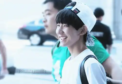 被你甜甜的笑给打败 源源 - 堆糖,美图壁纸兴趣社区