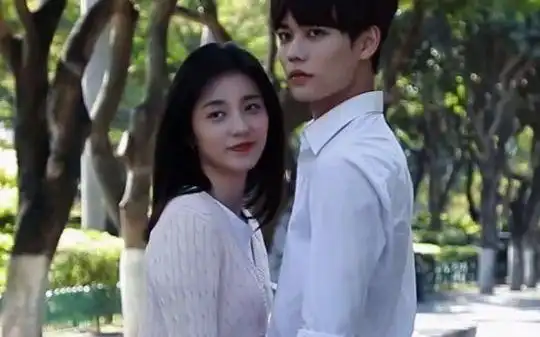 林彦俊万鹏丨素颜夫妇感恩20218月遇到小原期待2022年素颜夫妇合体二