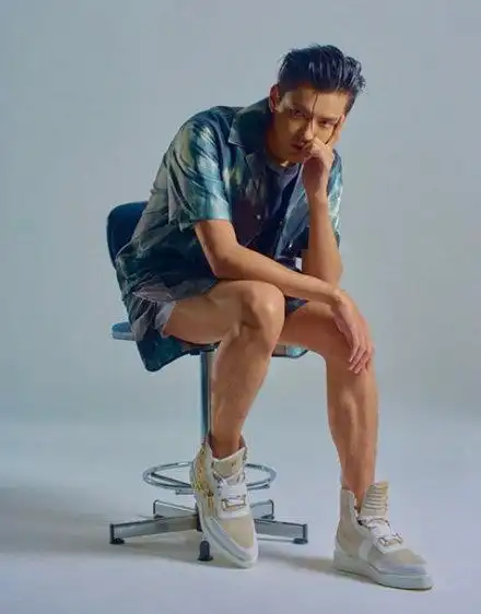 回应: 吴亦凡,这腿还叫粗吗?