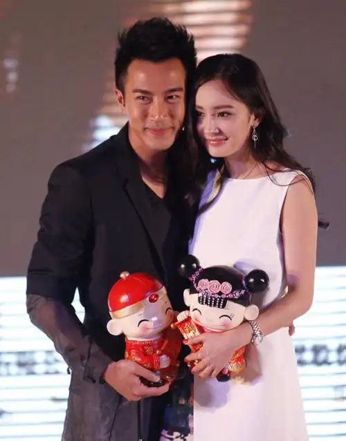 刘恺威与杨幂罕见同台,男方爆出一个小秘密,泄露两人真实感情