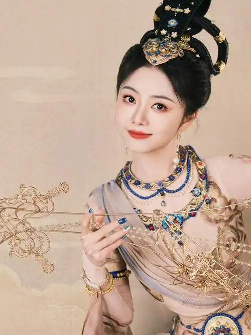 谭松韵湖南卫视春晚跳起胡旋舞太惊艳,网友纷纷赞叹:宝宝好美_网易