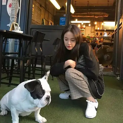 扒一扒权志龙的绯闻女友李珠妍