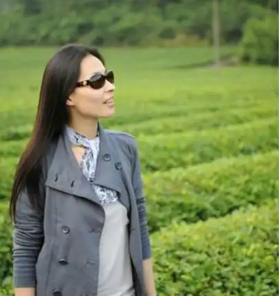 网上有不少消息都表明曹芙嘉的老公就是文智波,而这个文智波也是一个