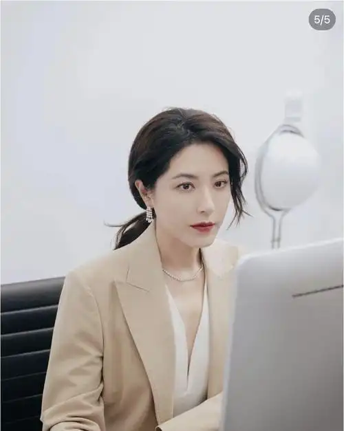 看了章子怡和曾黎如今的现状,才知道娱乐圈"好运气"有多么重要