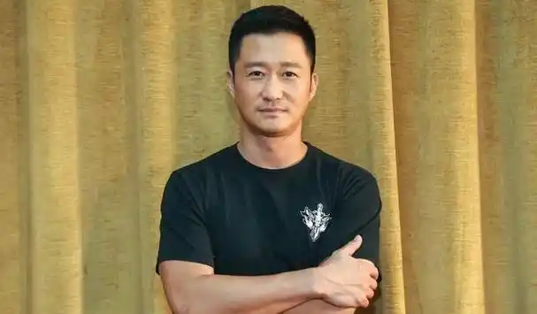 这一次49岁再惹争议的吴京已活成娱圈家庭幸福的教科书