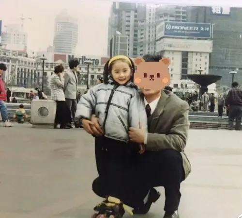 搬几个袁冰妍童年照