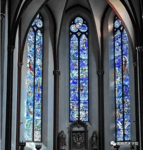 夏加尔,玻璃花窗的诗意