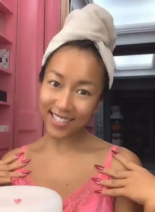 吉克隽逸卸妆如"整容"?白皮肤美得新高,为何要刻意扮黑