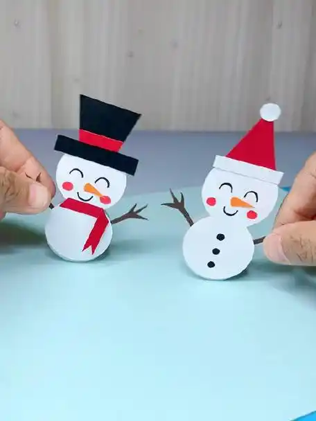 制作可爱的小雪人不倒翁,快跟小朋友一起来玩吧#幼儿园创意亲子手工